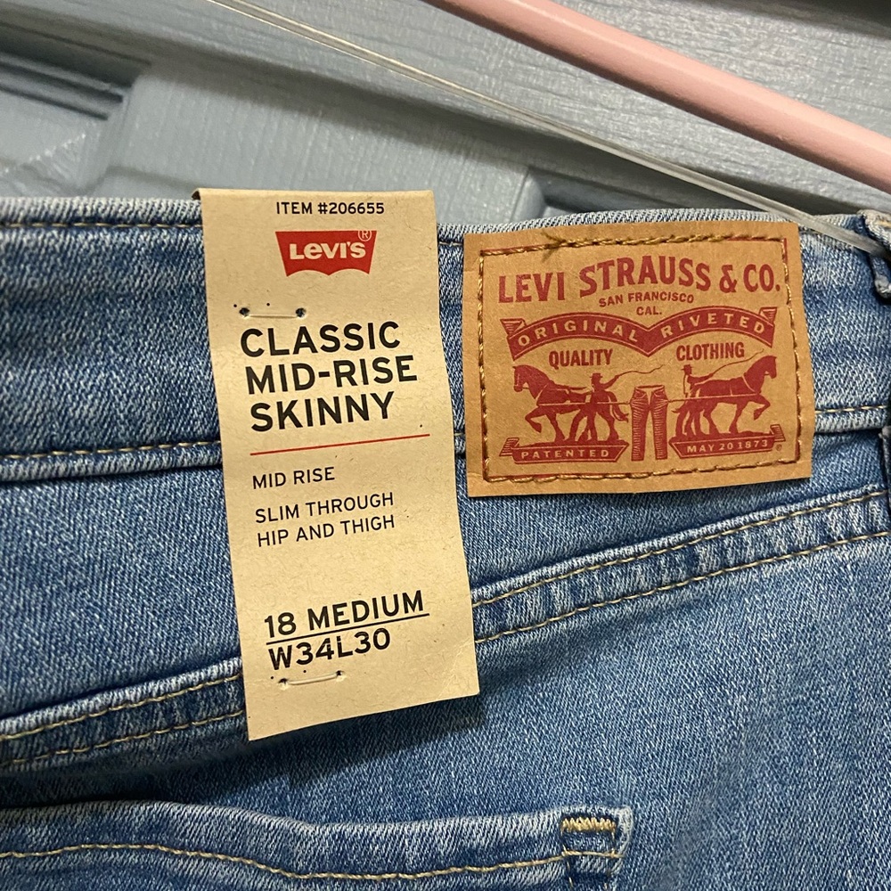 Levi’s Mid-Rise Jeans